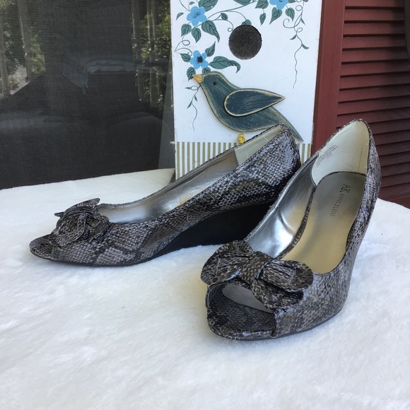 Ann Klein Wedge Heels - Picture 2 of 3